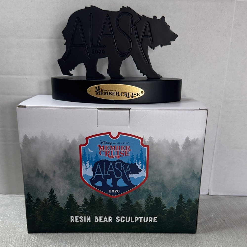 Disney Member Cruise Resin Bear Sculpture 2020 NIB 7 X 4.5”